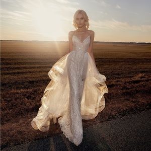 Tulle train skirt for wedding dress / detachable/ lined with horsehair ribbon